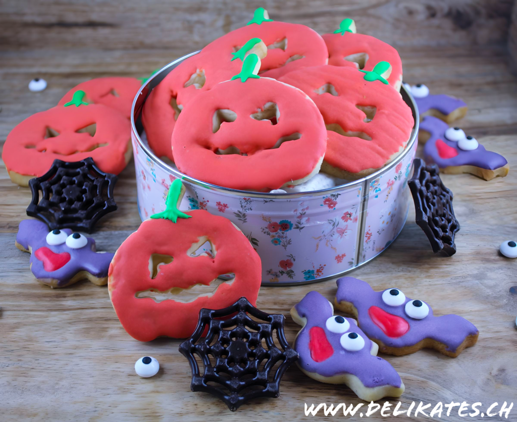 Halloween Kekse Backen und Dekorieren